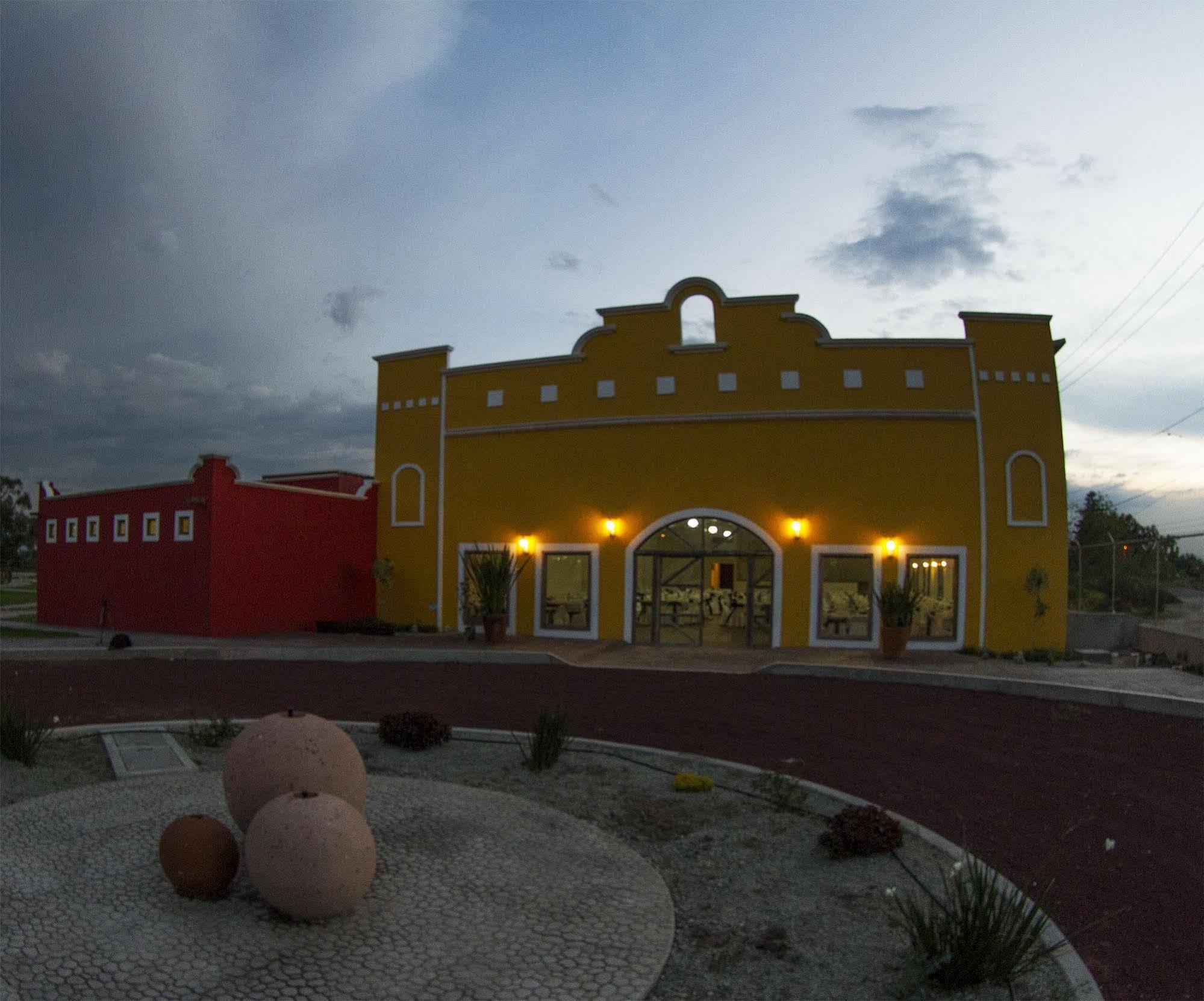 Teoticamp Hotel San Juan Teotihuacán Exterior photo